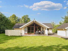 7 person holiday home in Ulfborg